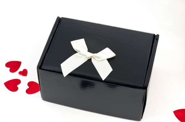 Geschenkpapier schwarz: stilvolle ideen für ihre verpackung